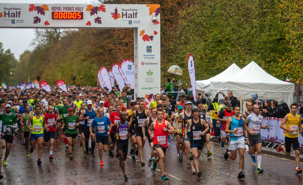 Runners in Royal Parks Half Marathon crossing start line