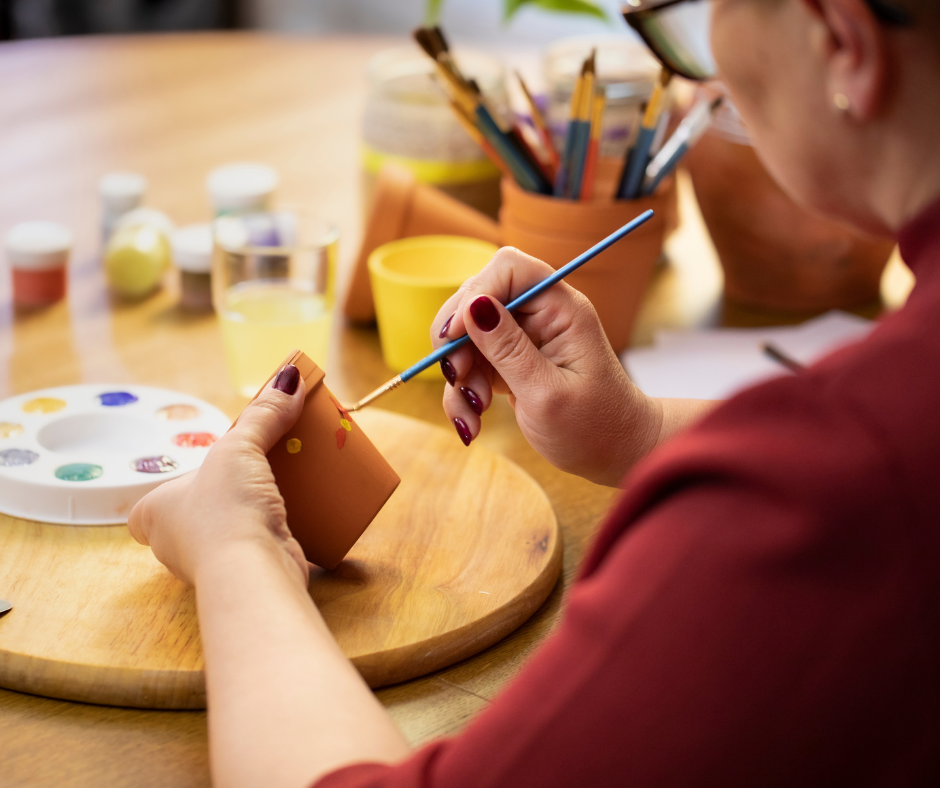 Painting a plant pot